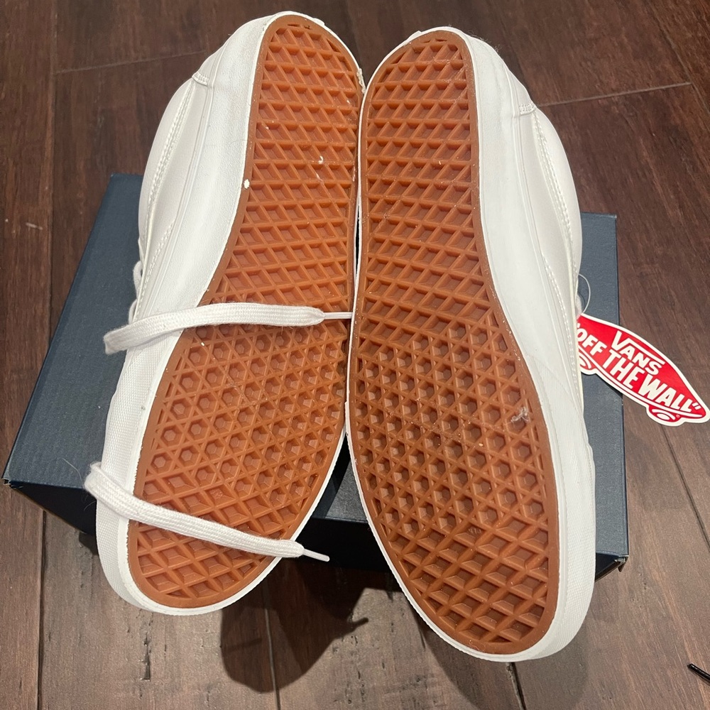 Vans Off The Wall Old Skool Classic Tumble Shoe - All White, New - Picture 3 of 4